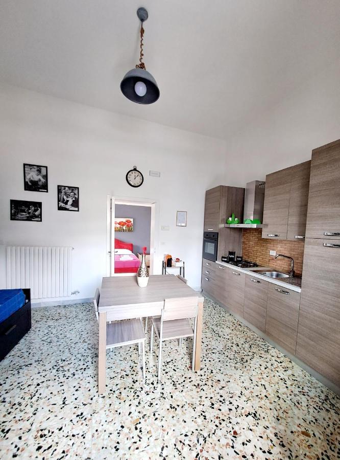 הוילה לצ'ה La Casa Del Borgo מראה חיצוני תמונה